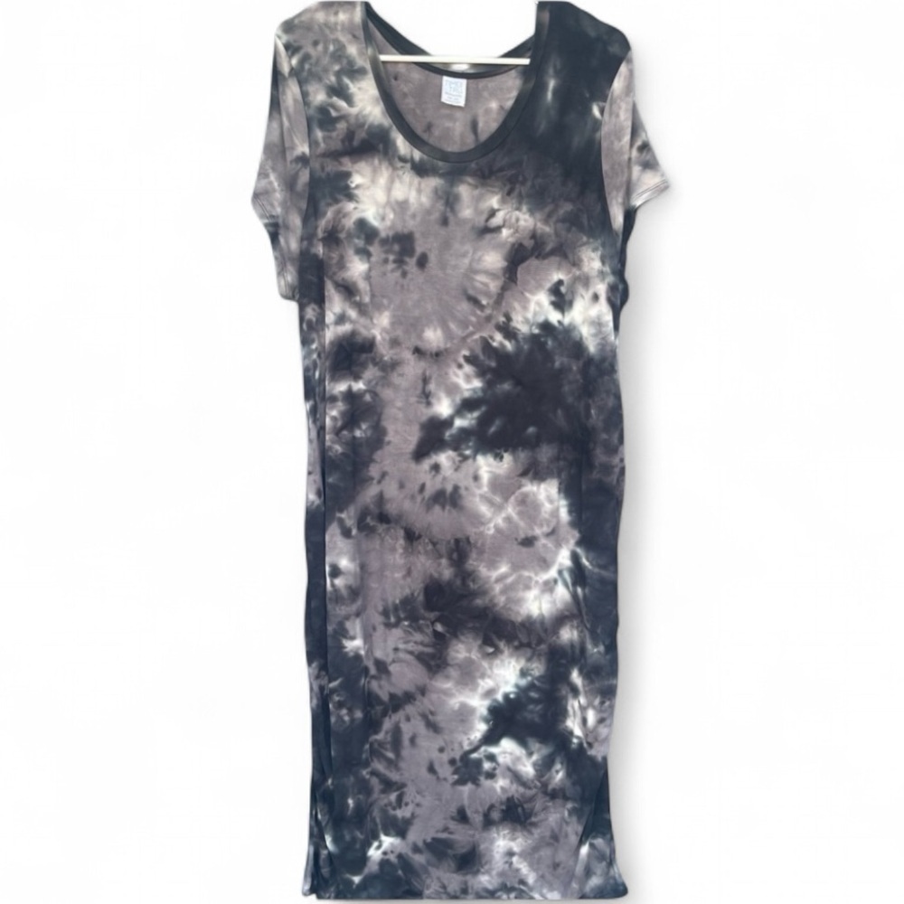 Time and Tru Black and Gray Sheath Midi Dress. Maternity or Not.